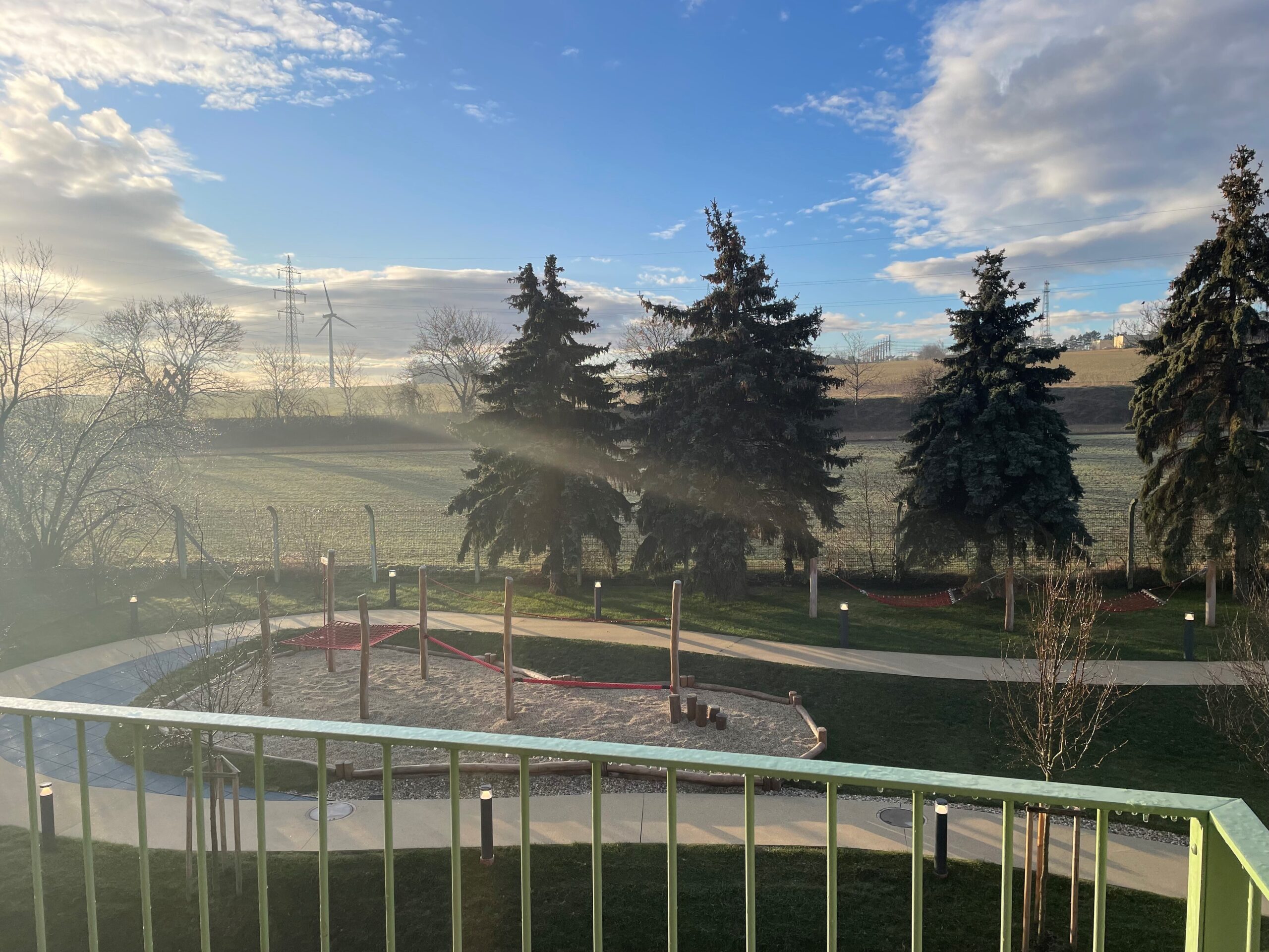 Blick vom Balkon ins Grüne