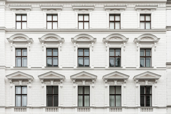 Hausfassade eines Gründerzeithauses in Wien