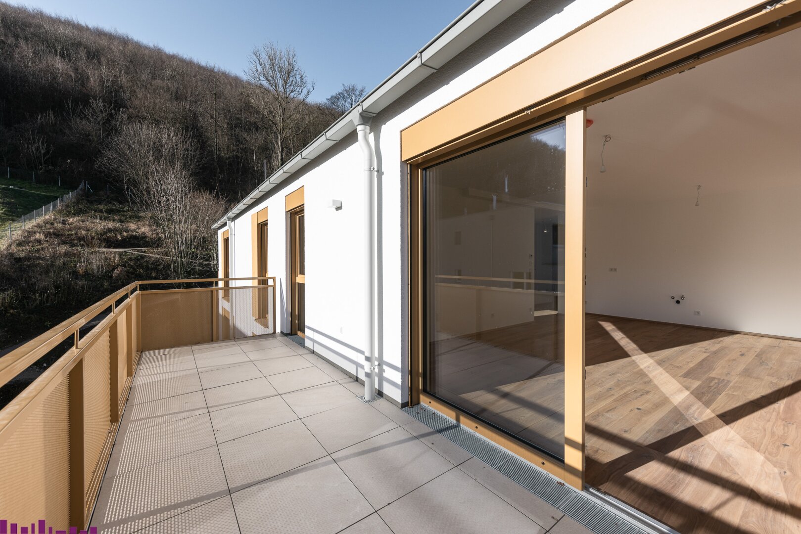 Blick vom Balkon in den Wienerwald