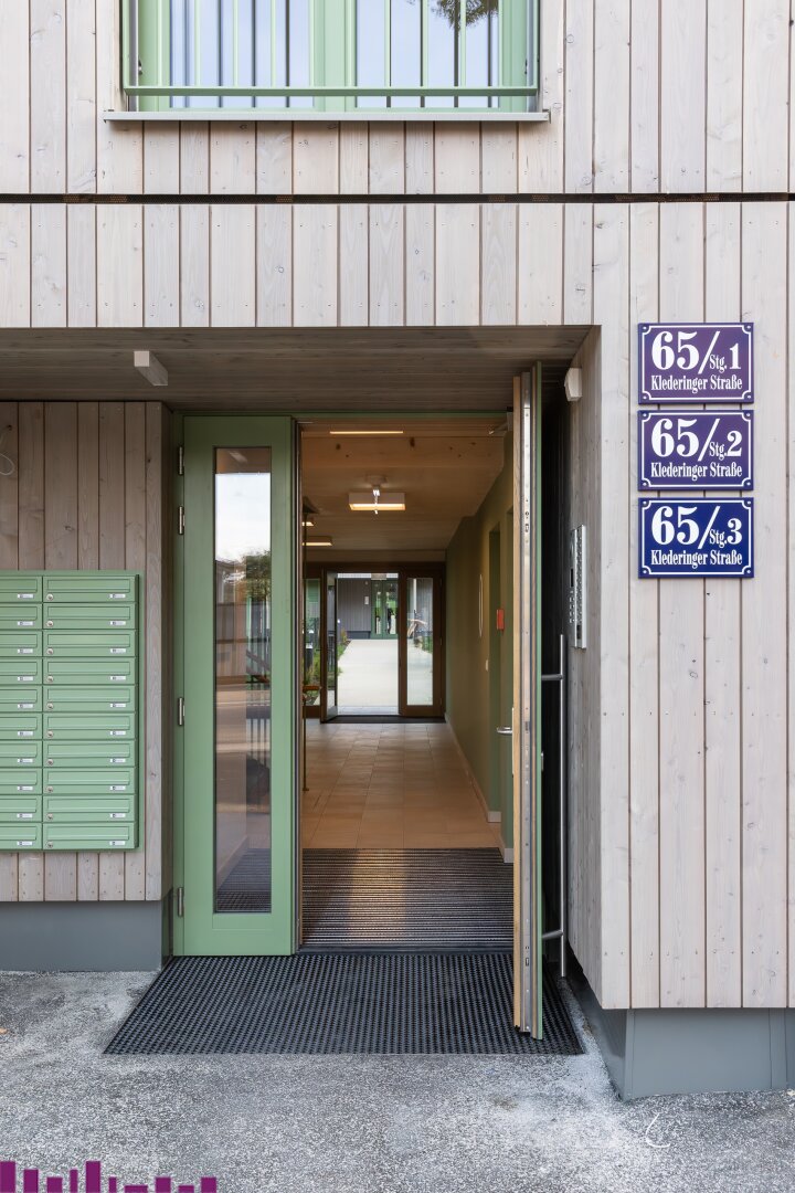 Eingangstüre zur Wohnanlage